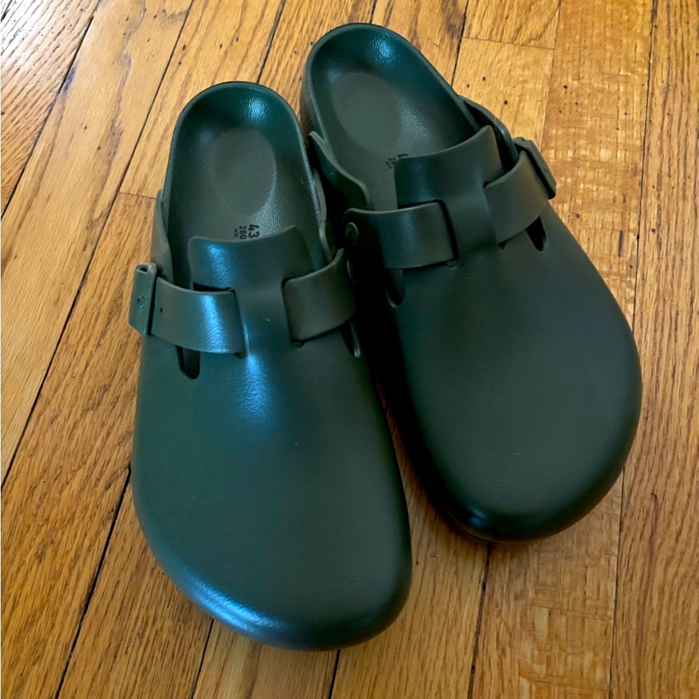 NEVER WORN! Birkenstock EVA Boston - Size 43 - khaki/green